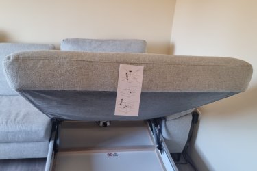 ✨ Eladó szinte új, Baden elektromos sarokkanapé – szuper áron! ✨&#13;&#10;&#13;&#10;Helyhiány miatt megválnánk szeretett kanapénktól, amit idén vásároltunk a Mömaxban.&#13;&#10;Alig használt, hibátlan állapotú, gyakorlatilag új bútor!&#13;&#10;&#13;&#10;????️ Tulajdonságok:&#13;&#10;• Méret: 168 × 291 cm&#13;&#10;• Elektromos funkcióval – egy gombnyomásra kényelmesen hátradőlhetsz&#13;&#10;• Ágyneműtartós, így extra tárolóhelyet is ad&#13;&#10;• EasyClean anyagból, ami könnyen tisztítható és tartós&#13;&#10;• 3 év garanciával&#13;&#10;&#13;&#10;Tökéletes választás, ha modern, kényelmes és stílusos kanapét keresel a nappalidba – gyakorlatilag újszerű, de kedvezőbb áron!&#13;&#10;Irányár:450.000.-Ft&#13;&#10;&#13;&#10;Megosztásokat nagyon szépen köszönöm!&#13;&#10;Érdeklődni privátban!Írj vagy hívj biztos megegyezünk!Az ár alkuképes.