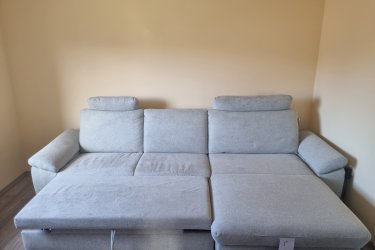 ✨ Eladó szinte új, Baden elektromos sarokkanapé – szuper áron! ✨&#13;&#10;&#13;&#10;Helyhiány miatt megválnánk szeretett kanapénktól, amit idén vásároltunk a Mömaxban.&#13;&#10;Alig használt, hibátlan állapotú, gyakorlatilag új bútor!&#13;&#10;&#13;&#10;????️ Tulajdonságok:&#13;&#10;• Méret: 168 × 291 cm&#13;&#10;• Elektromos funkcióval – egy gombnyomásra kényelmesen hátradőlhetsz&#13;&#10;• Ágyneműtartós, így extra tárolóhelyet is ad&#13;&#10;• EasyClean anyagból, ami könnyen tisztítható és tartós&#13;&#10;• 3 év garanciával&#13;&#10;&#13;&#10;Tökéletes választás, ha modern, kényelmes és stílusos kanapét keresel a nappalidba – gyakorlatilag újszerű, de kedvezőbb áron!&#13;&#10;Irányár:450.000.-Ft&#13;&#10;&#13;&#10;Megosztásokat nagyon szépen köszönöm!&#13;&#10;Érdeklődni privátban!Írj vagy hívj biztos megegyezünk!Az ár alkuképes.