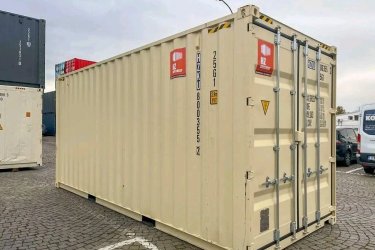 Az ALTGLAS-CONTAINERS széles választékban kínál konténereket különféle felhasználási célokra.&#13;&#10;*** Használt 20 lábas vízzáró szállítókonténer ***&#13;&#10;&#13;&#10;Használt 20&#34;-os konténerek 1180 euró/db gyárilag&#13;&#10;20&#34;-os konténerek az utolsó úton (új állapotban) 1900 euró/db gyárilag&#13;&#10;&#13;&#10;*** Használt 40 lábas vízzáró szállítókonténer ***&#13;&#10;&#13;&#10;Használt 40&#34;-os konténerek 1550 euró/db gyárilag&#13;&#10;40&#34;-os konténer, egyszeri szállítás (új állapotban) 2900 euró/db gyárilag&#13;&#10;&#13;&#10;Garantált vízzáróság 12 hónapig érvényes CSC tanúsítvánnyal&#13;&#10;Tengeri export tanúsítvány* (feltételek függvényében)&#13;&#10;ISO szabványoknak megfelelő kivitel&#13;&#10;CWO típus a kiváló konténerminőségért&#13;&#10;&#13;&#10;Továbbiak: új konténerek (6, 8, 10, 20, 40 és 45 láb), átalakított óvóhelyek, irodaházak, szaniter konténerek, hűtött konténerek (hűtött tárolással).&#13;&#10;&#13;&#10;*** SZÁLLÍTÁS ÉS LOGISZTIKA ***&#13;&#10;Konténereinket Franciaország egész területén szállítjuk és kirakodjuk, függetlenül a helyszíntől vagy a hozzáféréstől, még a legnehezebb területeken is. Teherautóink darukkal vannak felszerelve a kirakodáshoz és pozicionáláshoz. Az Ön konténere.&#13;&#10;&#13;&#10;Email: containeraltglas@gmail.com&#13;&#10;WhatsApp: +351 914 339 636