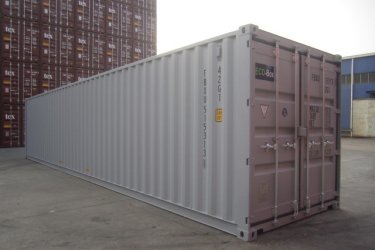 Az ALTGLAS-CONTAINERS széles választékban kínál konténereket különféle felhasználási célokra.&#13;&#10;*** Használt 20 lábas vízzáró szállítókonténer ***&#13;&#10;&#13;&#10;Használt 20&#34;-os konténerek 1180 euró/db gyárilag&#13;&#10;20&#34;-os konténerek az utolsó úton (új állapotban) 1900 euró/db gyárilag&#13;&#10;&#13;&#10;*** Használt 40 lábas vízzáró szállítókonténer ***&#13;&#10;&#13;&#10;Használt 40&#34;-os konténerek 1550 euró/db gyárilag&#13;&#10;40&#34;-os konténer, egyszeri szállítás (új állapotban) 2900 euró/db gyárilag&#13;&#10;&#13;&#10;Garantált vízzáróság 12 hónapig érvényes CSC tanúsítvánnyal&#13;&#10;Tengeri export tanúsítvány* (feltételek függvényében)&#13;&#10;ISO szabványoknak megfelelő kivitel&#13;&#10;CWO típus a kiváló konténerminőségért&#13;&#10;&#13;&#10;Továbbiak: új konténerek (6, 8, 10, 20, 40 és 45 láb), átalakított óvóhelyek, irodaházak, szaniter konténerek, hűtött konténerek (hűtött tárolással).&#13;&#10;&#13;&#10;*** SZÁLLÍTÁS ÉS LOGISZTIKA ***&#13;&#10;Konténereinket Franciaország egész területén szállítjuk és kirakodjuk, függetlenül a helyszíntől vagy a hozzáféréstől, még a legnehezebb területeken is. Teherautóink darukkal vannak felszerelve a kirakodáshoz és pozicionáláshoz. Az Ön konténere.&#13;&#10;&#13;&#10;Email: containeraltglas@gmail.com&#13;&#10;WhatsApp: +351 914 339 636