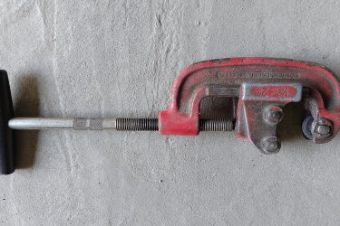 Eladó Ridgid görgős kézi csővágó.6-65mm.&#13;&#10;Használt, jó állapotban van.&#13;&#10;Ára: 100.000.-&#13;&#10;