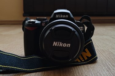 Eladó Nikon D60 váz + 18-55mm F3,5-5,6 VR objektív.
1db 52mm-es Zeikos Professional HD DSLR MC AF 2x Telefotó lencse.
1db 52mm-es Neewer Nagylátószögü-0,45 Super Wide Angle lencse.
8GB SD Kártya+Kameratáska+Nikon Kábel+Akkutöltő.
Hibátlan, keveset használt, szép állapotú.
Ára: 75.000.-