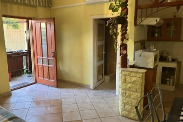 3. Pécsi 2 szobás-konyha-étkezős ház 29,8 millió
Pécs zöldövezetében 2 szoba+konyha-étkezős tégla családi ház eladó. A 60 négyzetméteres alapterületű 110 négyzetméteres telken elhelyezkedő 2 szoba, amerikai konyhás étkező és a fürdőszoba az otthon kényelmét szolgálja a természet közepén, de a város közelében. 
További infó, képek: https://www.oc.hu/ingatlanok/H510483 

További ingatlanajánlatainkat itt tudja megnézni: https://www.oc.hu/index.php/munkatarsaink/kling-josef/ingatlanok 

Kling Josef
Otthontanácsadó
+36 70 454 3635
Kling.Josef@oc.hu 
7626.Pécs,Király utca 59.
Az Otthon Centrum hálózat tagja
20 éve a hazai ingatlanpiac meghatározó szereplője
