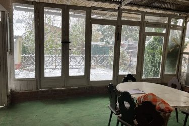 4. Kaposvár Donner-i családi ház 57,5 M
Kaposvár Donner városrészében – 3 szoba + konyha-étkező-nappalis, 100 m2 + 43 m2-es családi ház 57,5 millió  forintért eladó. A ház 2 autós garázzsal és sok egyéb  extrával rendelkezik. A központi fűtés  cirkó gázkazán megoldású.  Az ingatlan csendes, nyugodt zöldövezeti részen, jó környéken van.
További infó, képek: https://www.oc.hu/ingatlanok/H510730

További ingatlanajánlatainkat itt tudja megnézni: https://www.oc.hu/index.php/munkatarsaink/kling-josef/ingatlanok 

Kling Josef
Otthontanácsadó
+36 70 454 3635
Kling.Josef@oc.hu 
7626.Pécs,Király utca 59.
Az Otthon Centrum hálózat tagja
20 éve a hazai ingatlanpiac meghatározó szereplője
