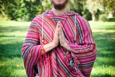 ÜNNEPI AKCIÓK!&#13;&#10;&#13;&#10;FOGADOK MUNKÁT!&#13;&#10;&#13;&#10;Tamás Gábor vagyok.&#13;&#10;&#13;&#10;Elérhető szolgáltatásaim:&#13;&#10;Frissítő relaxáló svédmasszázs. Reflexzónás talpmasszázs. Metamorf masszázs. Access Bars. Életvezetési coaching.&#13;&#10;&#13;&#10;XIII.kerület Parádé szalonban, illetve XIV.kerület Kassai térnél várlak sok szeretettel!&#13;&#10;&#13;&#10;A Reiki tiszta áramló energiáját alkalmazom minden tevékenységem során.&#13;&#10;100%-ban természetes, vegán olajokat használok masszázsaim során.&#13;&#10;&#13;&#10;A svédmasszázs a hagyományos, legelterjedtebb nyugati masszázs fajta, amely az izom görcsöket, mélyebb kötőszöveteket célzott oldani. Lehetséges relaxációs célra amely gyengédebb érintéssel jár, illetve alaposabb, erőteljesebb átdolgozásra egyaránt alkalmazni.&#13;&#10;&#13;&#10;Az alábbi honlapon lehet olvasni bővebben a tevékenységemről és az eredeti árlistáról:&#13;&#10;https://masszazs13.hu/masszorok/tamas-gabor-masszor/&#13;&#10;&#13;&#10;Az akció időtartama alatt:&#13;&#10;&#13;&#10;30 perc 5500&#13;&#10;60 perc 9000&#13;&#10;90 perc 13000&#13;&#10;120 perc 16000&#13;&#10;&#13;&#10;Bérlet&#13;&#10;4 x 30 perc 19000&#13;&#10;4 x 60 perc 33000&#13;&#10;4 x 90 perc 48000&#13;&#10;4 x 120 perc 60000&#13;&#10;&#13;&#10;Az akció január 15.-ig tart.&#13;&#10;&#13;&#10;Csak abban az esetben érvényes az akció ha bármelyik elérhetőségemen, ahogy jelentkezel megemlíted a kódot!&#13;&#10;&#13;&#10;Kód:fénysor&#13;&#10;&#13;&#10;Elérhetőségeim:&#13;&#10;tamas.gabor.tg3@gmail.com&#13;&#10;+36 30 276 7546