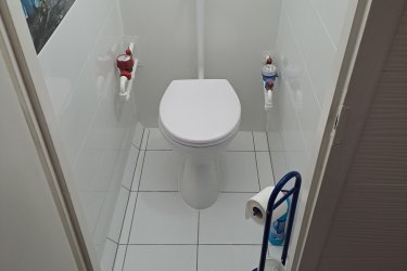 Debrecen, Martonfalvi utca – kiadó egy 56 m²-es lakás
Bérleti díj: 190.000-Ft/hó + rezsi
Az ingatlan jellemzői:
-56 m²-es, magasföldföldszinti lakás
-egyetemhez közeli, villamosmegálló 10 perc gyalogtávolságra található a Károli Gáspár utcán
-konyha, nappali, 2 hálószoba, fürdőszoba + szeparált WC+ erkély
-Bútorozott és gépesített 
-Klimatizált
-Központi fűtés
-Parkolás: a környéken fizetős
-Közös költség: 6000 Ft / hónap.
-Dohányzás nem megengedett
-Azonnal költözhető, 240.000Ft kaució szükséges
Érdeklődni az alábbi telefonszámon lehet:
+36-30-205-3712
