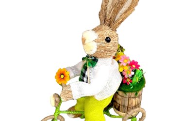 Húsvéti dísz – természetes rost nyuszi biciklivel, 42 cm