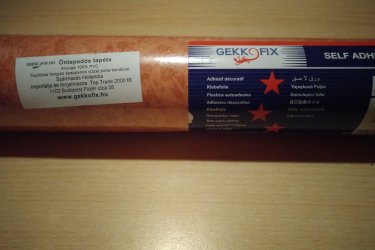 Barnás-Pirosos bontatlan tapéta