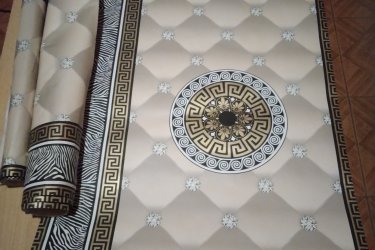 Bontott fehéres-mintás tapéták