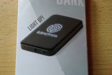 Fekete színű PowerBank