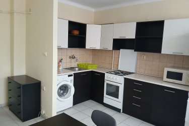 Újbuda központnál, CSENDES, NAPFÉNYES, 5. EMELETI LAKÁS KIVÁLÓ KÖZLEKEDÉSSEL KIADÓ