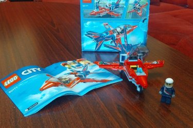 LEGO City - Légi parádé repülő (60177)