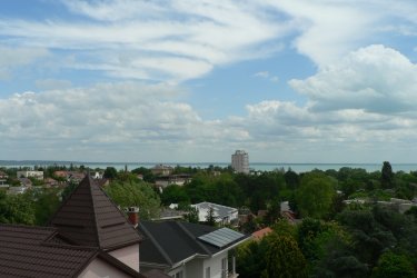 Balatonalmádiban nyaraló tulajdonostól