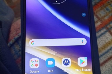 Eladó első tulajdonostól megkímélt üzemképes motorola okos mobil!