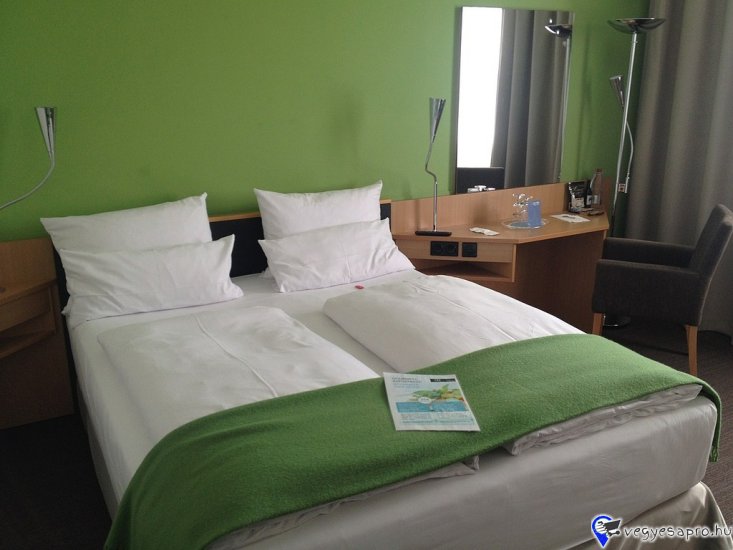 555. Szobalány osztrák munka Salzburg Szobalány osztrák munka A2 német tudással és gyakorlattal. Munkabér 1.900,-€ nettó. Munkaidő heti 36-40 óra. Szállás 200,-. Étkezés a rendelkezésre álló konyhában főzési lehetőséggel önköltséges. Munkaruha biztosított. Az összes aktuális állás és még több JÓ ÁLLÁS www.nemetmunka.hu -n. JELENTKEZÉS: -e-mailben német nyelvű, fényképes önéletrajz küldésével: nemetmunkateam@gmail.com vagy önéletrajz készítő APP-al, németül megírt önéletrajzzal: https://www.nemetmunka.hu/oneletrajz-keszito Telefon / WhatsApp / Viber : +49 1520 6359 328 (mindenkit visszahívunk) EXACT Personal UG 83229 Aschau i.Chiemgau Német munkaközvetítő cég Bajorországban. A közvetítésért vagy bármiért fizetni nem kell. www.nemetmunka.hu 2012 óta! …. és megoldódik! https://www.nemetmunka.hu/szobalany-takarito/555-szobalany-salzburg 