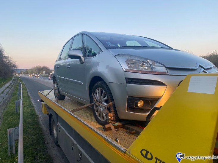 Nem indul az autója Budapest 12. kerületében? Lerobbant a Hegyvidéken, a Svábhegyen vagy a Sashegy környékén?
Ne aggódjon – a Mészáros Autómentő Kft. azonnal indul, és gyors, megbízható autómentést biztosít a XII. kerület teljes területén, éjjel-nappal, hétvégén és ünnepnapokon is!

✅ Autómentés, autószállítás, furgonmentés, bikázás
✅ 0–24 elérhetőség – mindig hívhat minket
✅ Gyors kiérkezés Hegyvidéken és környékén
✅ Tapasztalt, segítőkész autómentő csapat
✅ Biztonságos szállítás, korrekt árak

???? Hívjon minket most:
06 20 9188 649

???? www.024automentes.hu

Mészáros Autómentő Kft. – Autómentés Hegyvidéken, gyorsan és megbízhatóan, 0–24!