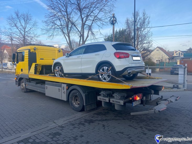 Lerobbant az autója Dömösön, Pilismaróton vagy Pilisszentlászlón? Nem indul, lemerült az akkumulátor, defektet kapott, vagy baleset történt? A Mészáros Autómentő Kft. azonnal indul, és gyors, megbízható autómentést biztosít a térségben – éjjel-nappal, hétvégén és ünnepnapokon is! ✅ 0–24 autómentés és autószállítás Pest megyében és környékén ✅ Gyors kiérkezés Dömös, Pilismarót, Pilisszentlászló területére ✅ Furgonmentés, bikázás, országos járműszállítás ✅ Tapasztalt, segítőkész autómentő szakemberek ✅ Korrekt árak, biztonságos és megbízható szolgáltatás Hívjon minket most: 06 20 9188 649 www.024automentes.hu Mészáros Autómentő Kft. – autómentés Dömös, Pilismarót és Pilisszentlászló térségében gyorsan, szakszerűen, 0–24 órában!