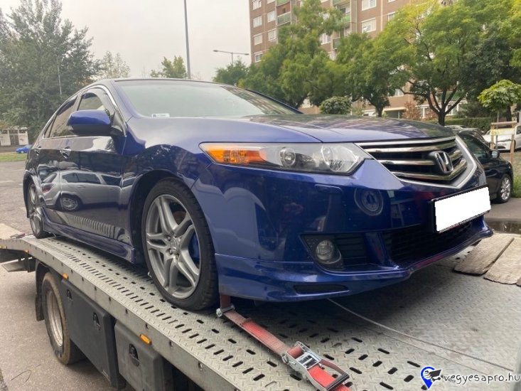 Szükséged van Honda autómentésre vagy autószállításra Budapesten vagy a vonzáskörzetében? Ne keress tovább, mert itt vagyunk, hogy segítsünk! A Mészáros Autómentés Honda autómentés és autószállítás szolgáltatása elérhető nap, mint nap, hogy segítsünk a nehézségekben.
Balesetet szenvedtél vagy motorhibával küzdesz? Hívj minket bármikor, és tapasztalt csapatunk azonnal reagál a hívásodra. Azonnal kimegyünk a helyszínre és biztonságosan elszállítjuk autód, hogy időben és biztonságban érjen célba.
A Honda autómentés és autószállítás szolgáltatásaink árai versenyképesek és átláthatóak. Nincs semmilyen rejtett költség, csak pontos és megbízható árak. A Honda autómentés és autószállítás szolgáltatásunkat 0-24 órában kérheted, így biztos lehetsz abban, hogy mindig rendelkezésre állunk, amikor szükséged van ránk.
Bízd ránk a Honda autómentés és autószállítás feladatait, és garantáljuk, hogy autód biztonságban és időben célba ér. Ha bármilyen problémád van autóddal, hívj minket a -es telefonszámon, és mi azonnal indulunk a segítségedre.
https://024automentes.hu/honda-automentes-honda-autoszallitas/
Mészáros Autómentő Kft.
Tel: 06 20 9188 649. S