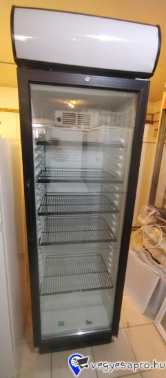 Eladó a képen látható, jó állapotban lévő 60x60x200cm. használt italhűtő. Iá: 180.000Ft. Érd: 06/20 392-9582 Szállításban tudok segíteni.