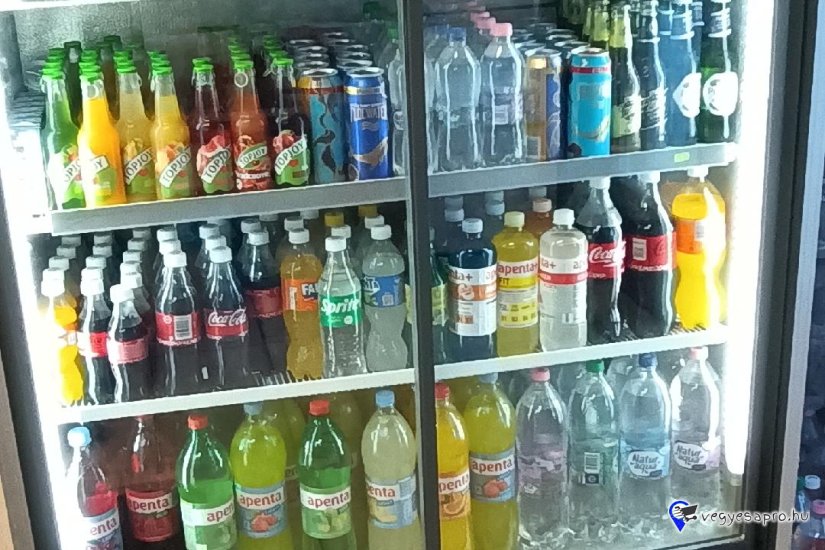 Tolóajtós Hűtővitrin Italhűtő
