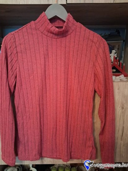 Eladók  teljesen új M-L méretű női garbók.
Előre utalással postázom!
1.500Ft/db.