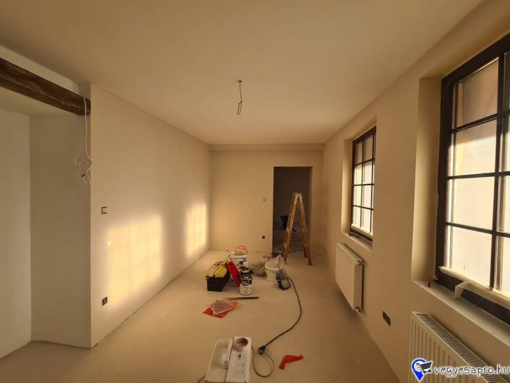 Üdvözlöm önöket!

Munkácsi István vagyok. több mint 9 év szakmai tapasztalattal rendelkezem. Nálunk az első az ön kényelme éppen ezért , ha szeretné teljes egészében lebonyolítjuk a felújítást! Ön megálmodja, mi megvalósítjuk! Bátran mondja el nekünk kérését, álmait , biztosan tudunk segíteni! Nálunk a precíz pontos és tiszta munkakörnyezet alapvető, nem számít új vagy régi építésű az ingatlan amely felújítandó, itt minden feladat és mindenki egyenlő. Az árak? Nos áraink versenyképesek ugyanis csapatunk fiatalos , aktív dinamikus , ezért egy adott feladatot rövidebb idő alatt teljesítünk. Kérjen árajánlatot , amely Budapesten belül ingyenes és ön is megtapasztalhatja.