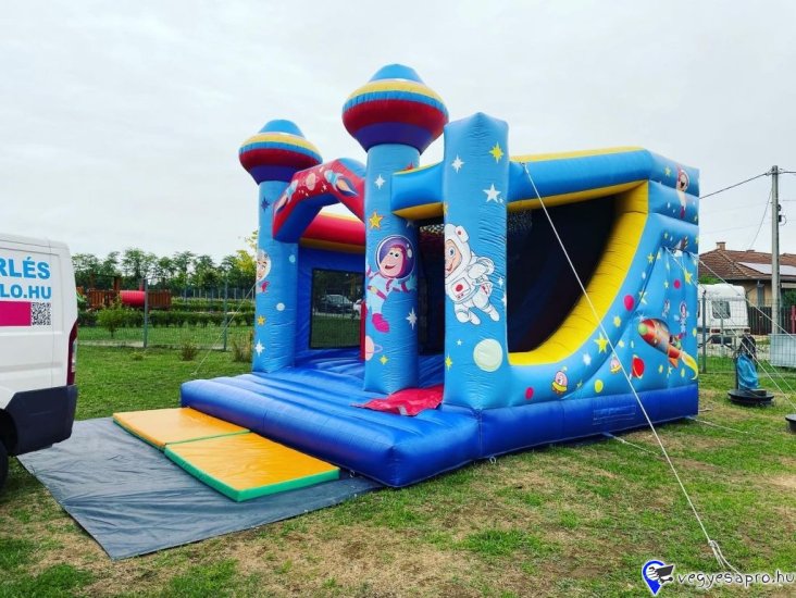 Eladó Ufós Csúszdás Ugráló Gyártási év: 2021 Mérete: 6m x 4,8m x 4,5m Állapota: megkímélt Ára: 690.000 Ft+ÁFA Tartozékok: befúvó motor, rögzítő vascövekek, műszaki vizsga, javító készlet, tároló zsák Átvételi időpont: Azonnal vihető