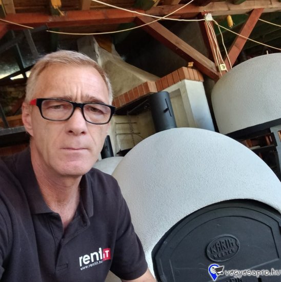 Bejelentett állást keresek a 14.-16.kerületekben Kereskedelmi iskolába jártam,tapasztalattal rendelkezem. Érdekelne rendszeres kert karbantartás,síkosságmentesítési ügyelet pl.de bármi értelmes munka szóba jöhet. Köszönöm!