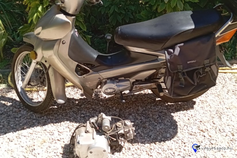 eladó segéd motor kerékpár