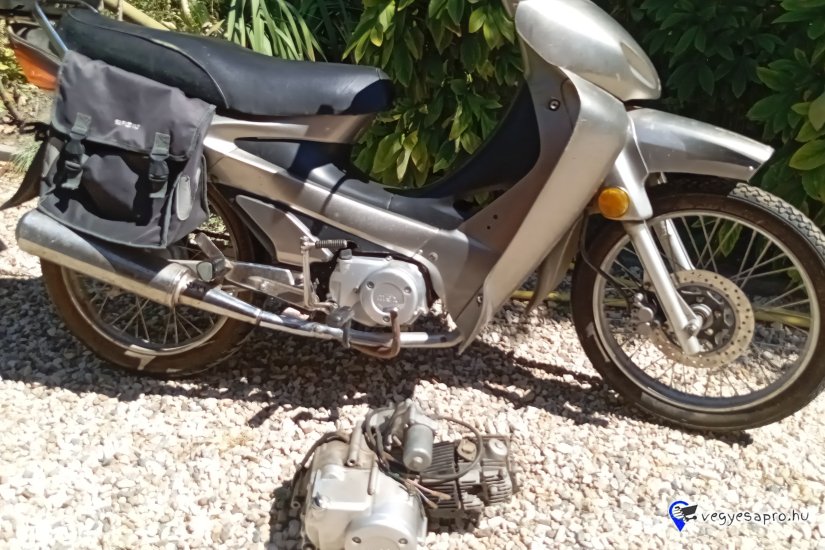 eladó segéd motor kerékpár