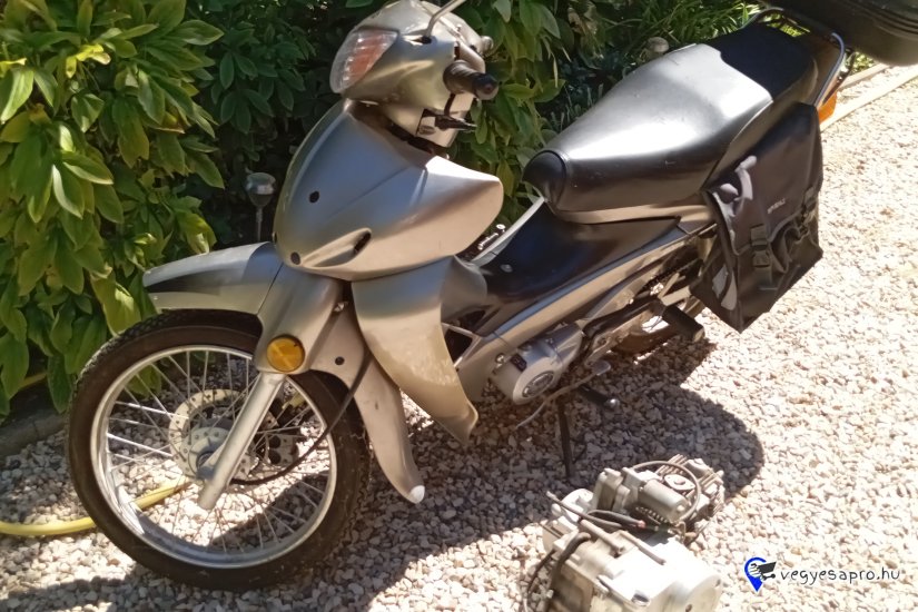 eladó segéd motor kerékpár