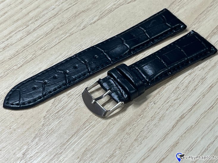 Emeld új szintre órád megjelenését ezzel a prémium minőségű, krokodil mintás valódi bőr óraszíjjal!
Finom kidolgozás, klasszikus megjelenés és kényelmes viselet – azoknak, akik szeretik az időt stílusosan mérni.

✔ Szélesség: 12 mm
✔ Anyag: bőr krokodil mintázattal
✔ Kivitel: elegáns, mégis tartós

Válassz eleganciát és időtállóságot – tedd egyedivé az órádat ezzel a kifinomult óraszíjjal!

Ajándékdobozzal is megvásárolható, így egy igazán szép és elegáns meglepetés lehet szinte bármilyen alkalomra. Az ajándékdoboz fekete színű és +500 Ft az ára.

Egy szíj ára: 2990 Ft

Előre utalást követően Foxposttal vagy postával is tudom küldeni.

Erről a szíjról bővebben:
https://happywatch.hu/termek/krokodil-mintas-bor-oraszij-12mm/