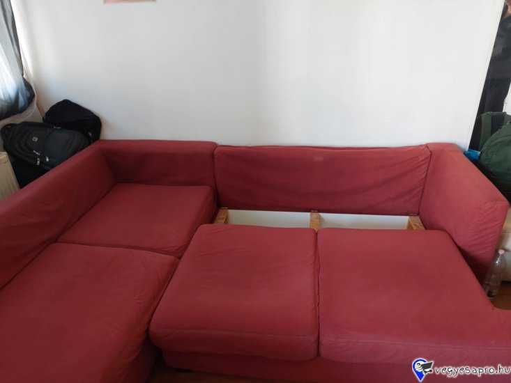 Megkímélt, szép állapotú. Több információért, keressen, hívjon Bizalommal.