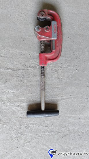 Eladó Ridgid görgős kézi csővágó.6-65mm. Használt, jó állapotban van. Ára: 100.000.- 