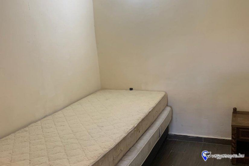 SZOBA KIADÓ Délbudán