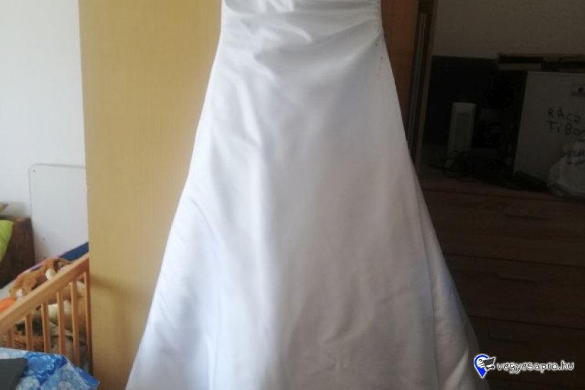 Esküvői ruha