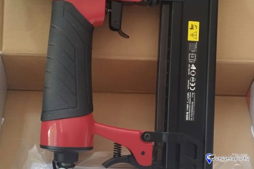 Yato pneumatikus kapocsbelövő eladó