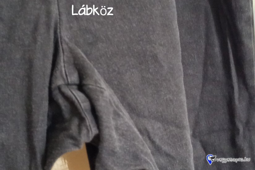 Gumis derekú fekete farmernadrág