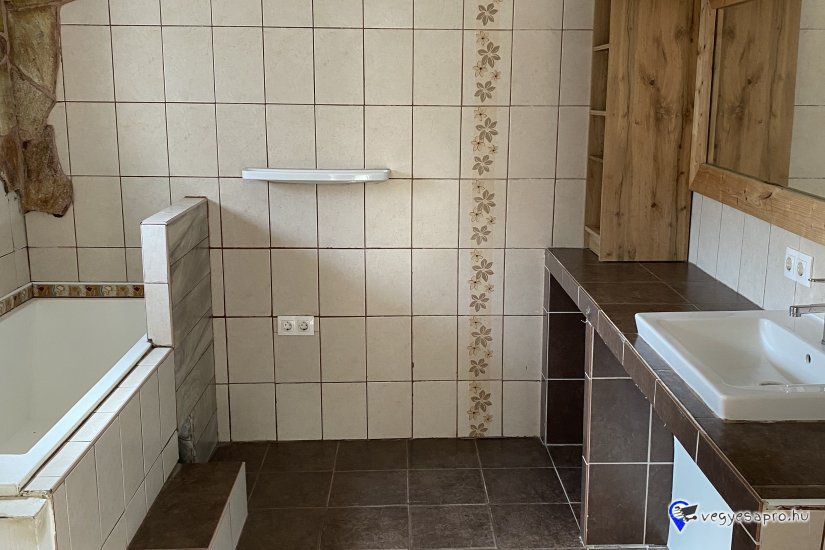 Költözzön a nyugalom szigetére! Családi ház napelemmel és hatalmas, élménydús kerttel Szeged-Szentmihályon