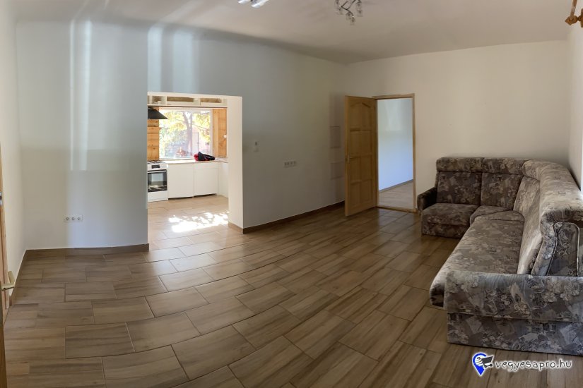 Költözzön a nyugalom szigetére! Családi ház napelemmel és hatalmas, élménydús kerttel Szeged-Szentmihályon