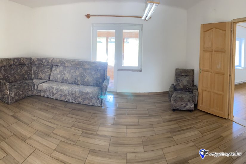 Költözzön a nyugalom szigetére! Családi ház napelemmel és hatalmas, élménydús kerttel Szeged-Szentmihályon