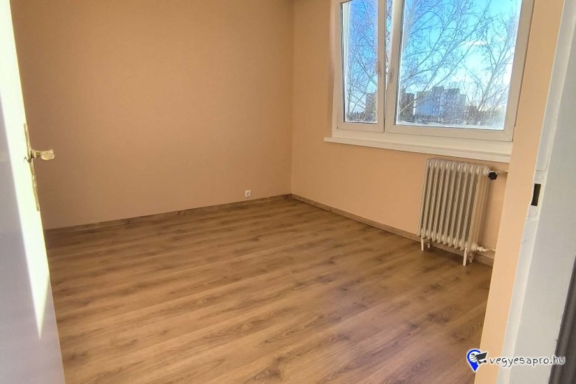 Kiadó felújított panellakás a Kodály Zoltán utcában